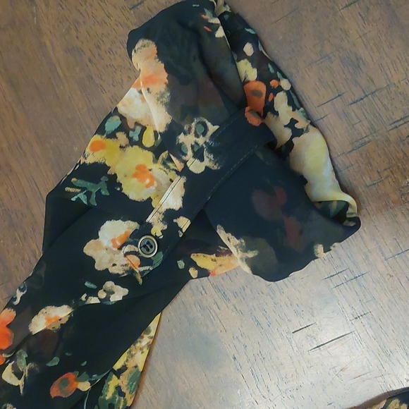 Forever 21 Sheer Floral Button-down Long-sleeved Top - Picture 7 of 13